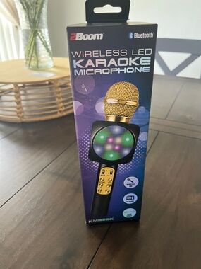 Bluetooth LED Karaoke Microphone - Gold & Black